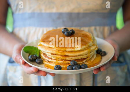 Frittelle su piastra Foto Stock
