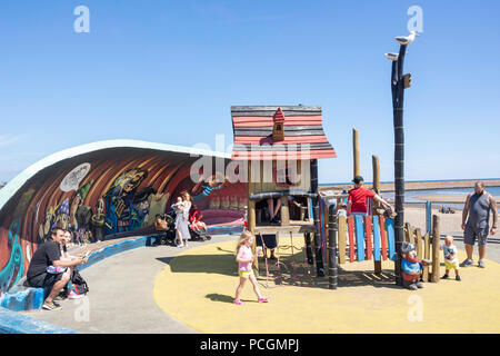 Parco giochi per bambini su Marina a piedi, Roker, Sunderland, Tyne and Wear, England, Regno Unito Foto Stock