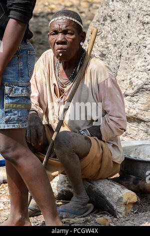 TAMBERMA VIL, TOGO - Jan 13, 2017: Tammari non identificato nel villaggio. Tammaris sono gruppo etnico del Togo e Benin Foto Stock