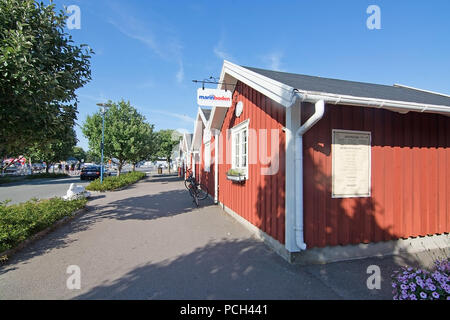 Nynäshamn, Svezia - Luglio 18, 2018: Nynas rokeri frutti di mare negozi e botteghe esterno sulla luglio 18, 2018 in Nynashamn, Svezia. Foto Stock