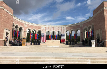 La guerra mondiale I reenactors partecipare ad una cerimonia di commemorazione del centenario della divisione xlii, ora un elemento della New York Army National Guard, nella campagna Oise-Asine presso OISE- Aisne Cimitero Americano in Seringes et Nesles, Francia il 28 luglio 2018. Venticinque SOLDATI Dal quarantaduesimo divisione di fanteria erano in Francia da luglio 24-29 di prendere parte ad eventi di commemorazione della divisione di ruolo-- e il ruolo degli Stati Uniti Esercito-- nella guerra mondiale I. ( Stati Uniti Esercito nazionale Guard foto di Capt. Jean Marie Kratzer) Foto Stock