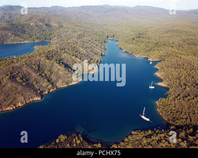 Vista aerea di Sakli Koy in Yediadalar Gokova Bay Area Marina Protetta la Turchia Foto Stock