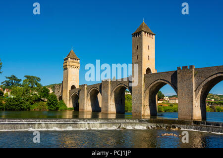 Porto Valentre ponte (patrimonio mondiale Unesco) su Santiago de Compostela pellegrinaggio road, fiume Lot, Cahors, Departement Lot, Occitanie, Francia, Europa Foto Stock