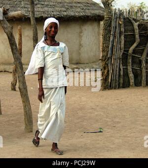 Vista fulbe aka fulani tribù donna - 26-02-2014 Tchamba , Camerun Foto Stock