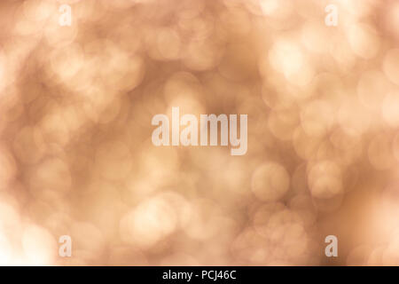 Abstract sfocata bianco marrone bokeh sfondo. Foto Stock