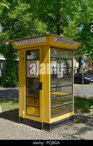 Telefonzelle, Alt-Luebars, Luebars, Reinickendorf, Berlino, Deutschland Foto Stock