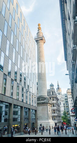 'Monument' (al Grande Incendio di Londra), Londra Foto Stock