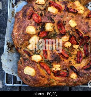 Formaggio e pomodoro pane focaccia Foto Stock