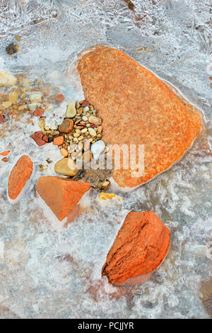 Formazioni di ghiaccio lungo il fiume di pino, Parco Nazionale Zion, Utah, Stati Uniti d'America Foto Stock