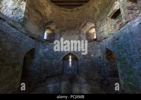 All'interno di martora's Tower, Chepstow Castle, Galles Foto Stock