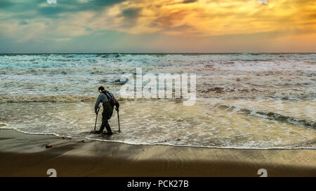 Alla ricerca del tesoro Foto Stock