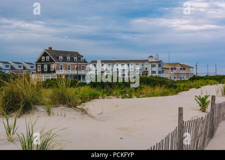 Case lungo la spiaggia di Cape May, New Jersey Foto Stock