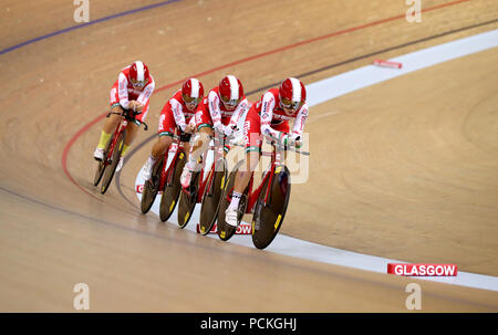 La Bielorussia donne perseguimento del team guidato da Anastasiya Dzedzikava in qualifica durante il giorno uno del 2018 Campionati Europei presso il Sir Chris Hoy Velodromo, Glasgow. Stampa foto di associazione. Picture Data: giovedì 2 agosto 2018. Vedere PA storia dello sport europeo. Foto di credito dovrebbe leggere: John Walton/filo PA. Restrizioni: solo uso editoriale, nessun uso commerciale senza prima permissionduring Giorno uno del 2018 Campionati Europei presso il Sir Chris Hoy Velodromo, Glasgow. Stampa foto di associazione. Picture Data: giovedì 2 agosto 2018. Vedere PA storia dello sport europeo. Foto di credito dovrebbe leggere: John Walton/P Foto Stock