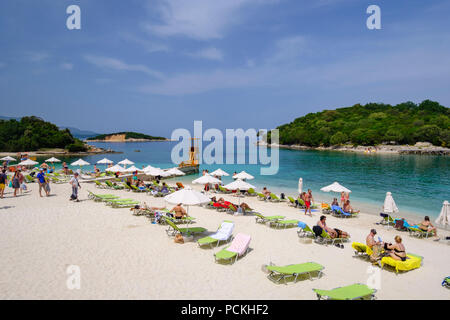 Spiaggia di Ksamil, Butrinto National Park, vicino Saranda, Sarandë, Mar Ionio, Qark Vlora Albania Foto Stock