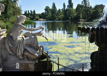 Fontana in Italian Gardens, Kensington Foto Stock