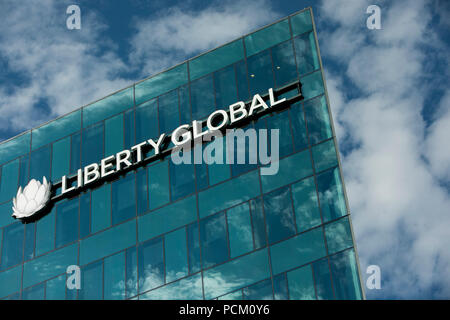 Un segno del logo al di fuori di una struttura occupata da Liberty Global a Denver in Colorado, il 22 luglio 2018. Foto Stock