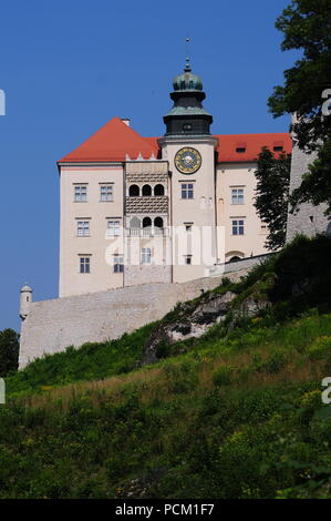 Historic Pieskowa Skala castello nei pressi di Cracovia in Polonia Luglio 2018 Foto Stock