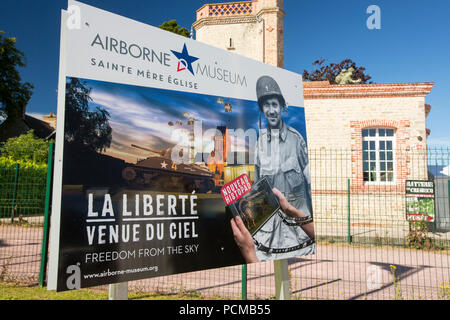 Il Museo aerotrasportato in Sainte Mere Eglise, Normandia, Francia. Foto Stock