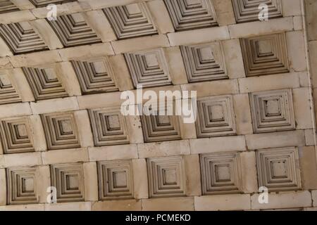 La vista intorno a Wellington Arch, Hyde Park Corner, Apsley House, City of Westminster, Londra, Regno Unito Foto Stock