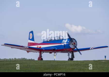 Changchun, Changchun, Cina. Il 3° agosto 2018. Changchun, China-The Nanchang CJ-6 velivoli frequentare un air show in Changchun, a nord-est della Cina di provincia di Jilin, Settembre 12th, 2018. Il Nanchang CJ-6 è un aereo progettato e costruito in Cina per l'uso dall Esercito di Liberazione del Popolo Air Force (PLAAF) come un allenatore di base. Credito: SIPA Asia/ZUMA filo/Alamy Live News Foto Stock