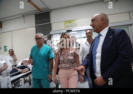 3 luglio 2018 - Napoli 3 agosto 2018 - Napoli presso l'ospedale A. Cardarelli, il vice presidente della commissione parlamentare della sanitÃ , a. Michela Rostan, ha fatto visita all'ospedale per presentare la sua legge per i presidi di polizia nei pronti soccorso degli ospedali italiani, per difendere il personale medico, vista gli ultimi fatti di aggressioni subiti. (Credito Immagine: © Fabio Sasso via ZUMA filo) Foto Stock