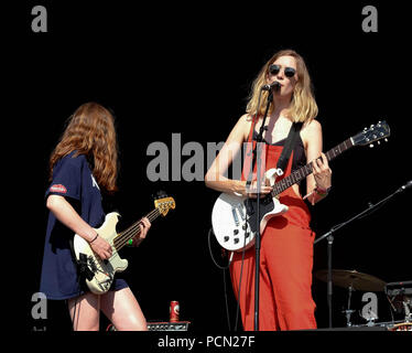 Dorset, Regno Unito. Il 3 agosto 2018. Bestival Festival Day 1 - 3 agosto 2018. La grande luna di eseguire sul palco, Lulworth, Dorset, UK Credit: Dawn Fletcher-Park/Alamy Live News Foto Stock