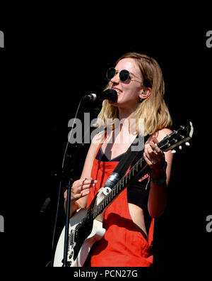 Dorset, Regno Unito. Il 3 agosto 2018. Bestival Festival Day 1 - 3 agosto 2018. La grande luna di eseguire sul palco, Lulworth, Dorset, UK Credit: Dawn Fletcher-Park/Alamy Live News Foto Stock