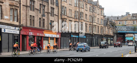 Saltmarket, Glasgow, Scotland, Regno Unito. 03 agosto 2018. Membri della olandese road racing team di equitazione Saltmarket giù, nella parte est della città, che è sul percorso della bicicletta da corsa su strada dei Campionati Europei. Credito: Elizabeth Leyden/Alamy Live News Foto Stock