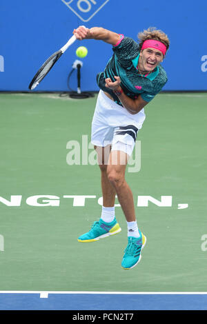 Washington, DC, Stati Uniti d'America. Il 3° agosto 2018. ALEXANDER ZVEREV colpisce un servire durante la sua quarta partita presso il Citi aperto al Rock Creek Park Tennis Center di Washington, DC Credito: Kyle Gustafson/ZUMA filo/Alamy Live News Foto Stock