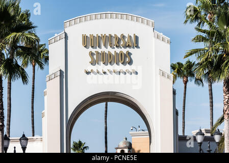 Los Angeles, California, Stati Uniti d'America - 30 Luglio 2018: Il segno di Studiod universale a theentrance degli Universal Studios di Hollywood, Los Angeles, CA Foto Stock