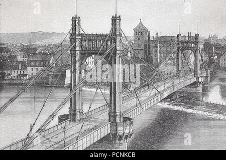 Franz Joseph Bridge, più tardi rinominata Stefanik Bridge, era una sospensione ponte sopra il fiume Vltava a Praga, aperto nel 1868, digitale migliorata la riproduzione di un immagine storica a partire dall'anno 1885 Foto Stock