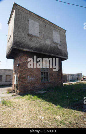 Incrocio ferroviario in ex opere ferroviarie a Telliskivi - Tallinn. Il Telliskivi Città Creative è un area bonificata dall'originale opere ferroviarie, ne Foto Stock