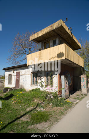 Incrocio ferroviario in ex opere ferroviarie a Telliskivi - Tallinn. Il Telliskivi Città Creative è un area bonificata dall'originale opere ferroviarie, ne Foto Stock
