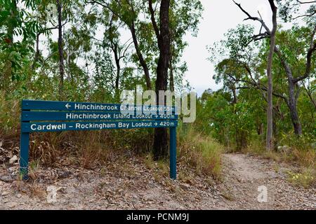 Segno di Hinchinbrook Island e il canale vedette, Cardwell, Queensland, Australia Foto Stock