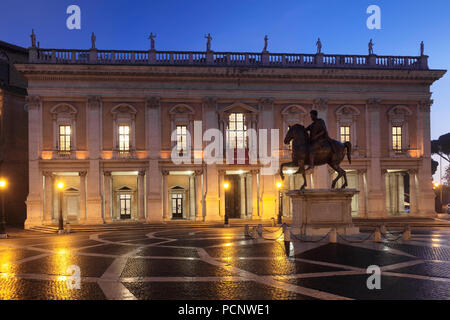 Piazza del Campidoglio (Piazza di Campidoglio),Musei Capitolini,Marc Aurel Statua equestre,roma,Lazio,Italia Foto Stock