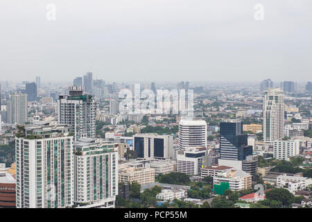 Marriott ottava skybar e vista lungo Sukhumvit Rd, Bangkok. Foto Stock