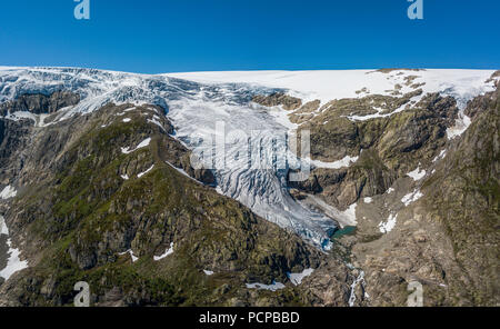 Buarbreen ghiacciaio, una propaggine del grande ghiacciaio Folgefonna in Norvegia Foto Stock