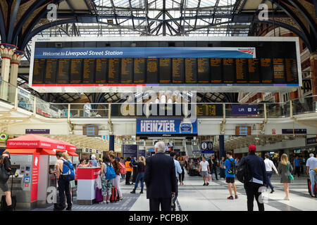 Dalla stazione di Liverpool Street a Londra, Inghilterra. Foto Stock