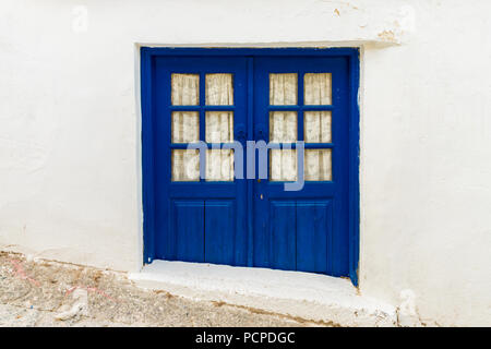 Omodos, Cipro. Maggio 2018. Una vista di un tipico edificio nel tradizionale villaggio di Omodos a Cipro. Foto Stock