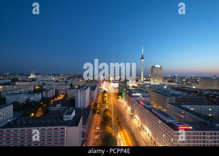 Berlino uccelli panorama vista su Piazza Alexander ad ovest della città di Berlino, Germania Foto Stock
