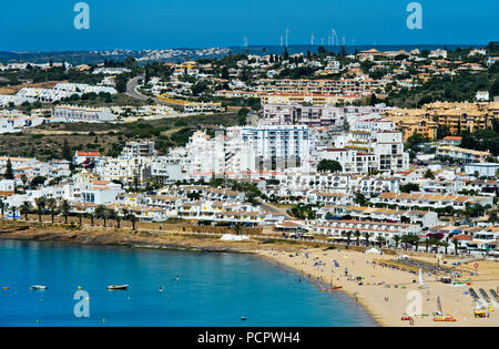 Vista in Praia da Luz a costa di Algarve, PORTOGALLO Foto Stock