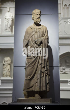 Il re Davide. Statua in marmo di italiani in primo Rinascimento scultore Andrea Pisano (1337-1341) da nord la facciata della Cattedrale di Firenze (Cattedrale di Santa Maria del Fiore), ora in mostra nel Museo dell'Opera del Duomo (Museo dell'Opera del Duomo di Firenze) in Firenze, Toscana, Italia. Foto Stock