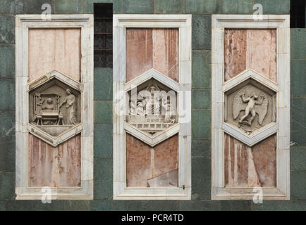 Rilievi esagonale dal Rinascimento italiano scultore Andrea Pisano (1348-1350) sul il Campanile di Giotto (Campanile di Giotto) in Firenze, Toscana, Italia. Allegoria della tessitura, re Phoroneus come personificazione dell inizio della legge per rendere e Daedalus come la personificazione delle arti meccaniche sono rappresentati da sinistra a destra. Foto Stock