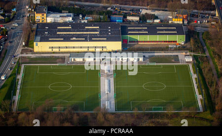 Campi sportivi, allenamento calcio piazzole, di erba artificiale impianto sportivo Hardenbergstraße Heißen, Mülheim an der Ruhr, la zona della Ruhr, Nord Reno-Westfalia, Germania Foto Stock