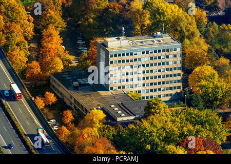 Amministrazione comunale di Arnsberg in autunno, Arnsberg, Arnsberg-Neheim, Sauerland, Nord Reno-Westfalia, Germania Foto Stock