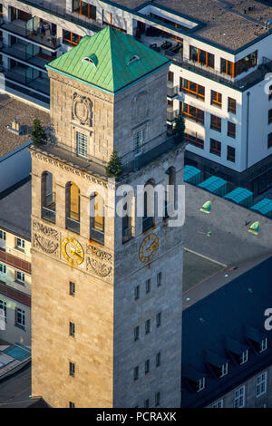 Ruhrbania, Ruhr, Mülheim centro città con town hall e municipio torre, valle della Ruhr, Mülheim an der Ruhr, la zona della Ruhr, Nord Reno-Westfalia, Germania Foto Stock