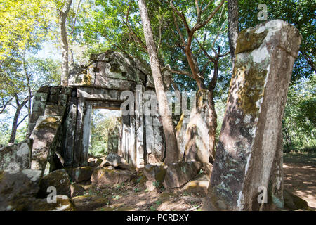 I Templi Khmer di Koh Ker ad est della città di Srayong ovest della città Preah Vihear in Northwaest Cambogia. Cambogia, Sra Em, novembre 2017, Foto Stock