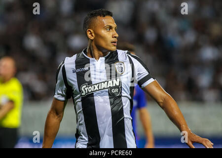 Salonicco, Grecia - 24 Luglio 2018: il giocatore di PAOK Leo Jaba in azione durante la UEFA Champions League secondo turno di qualificazione , il primo match tra Foto Stock