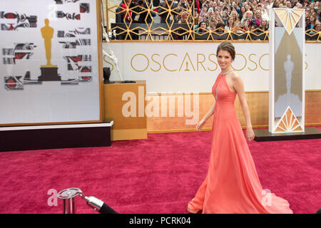 HOLLYWOOD, CA - febbraio 22: Anna Kendrick arriva al 87th annuale di Academy Awards di Hollywood & Highland Center il 22 febbraio 2015 in Hollywood, la California. Persone: Anna Kendrick Foto Stock