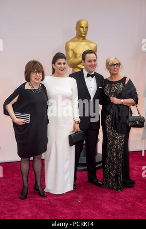 HOLLYWOOD, CA - febbraio 22: Nora Grossman e Ido Ostrowsky arriva al 87th annuale di Academy Awards di Hollywood & Highland Center il 22 febbraio 2015 in Hollywood, la California. Persone: Nora Grossman e Ostrowsky IDO Foto Stock